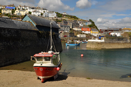 Quay near the aquarium